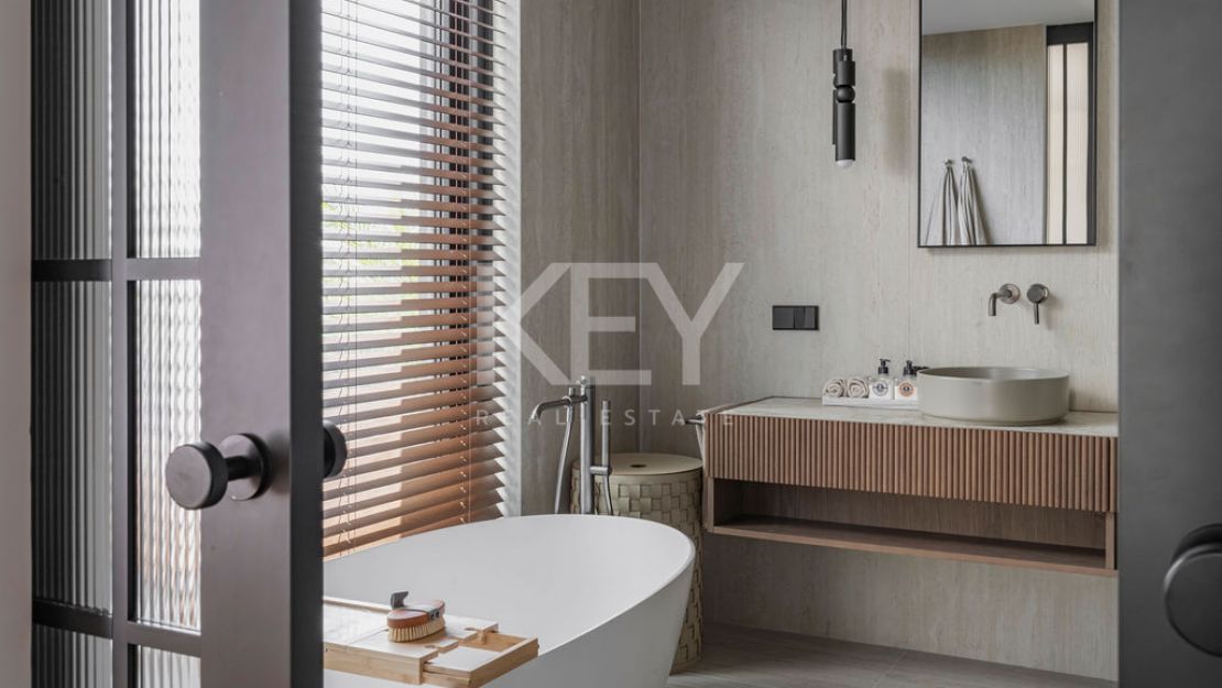 Modern villa for sale in Marbella East