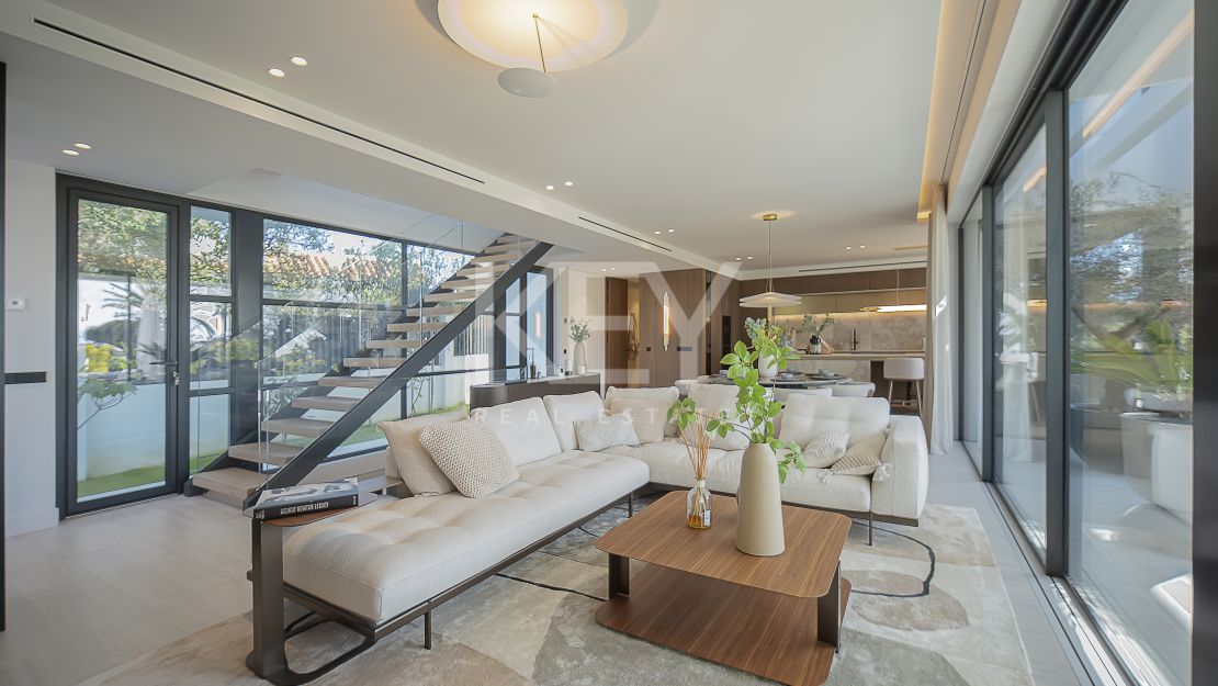 Modern villa for sale in Marbella East