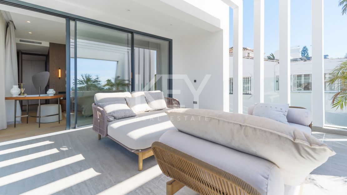 Modern villa for sale in Marbella East