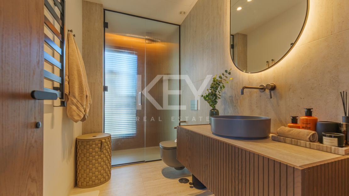 Modern villa for sale in Marbella East