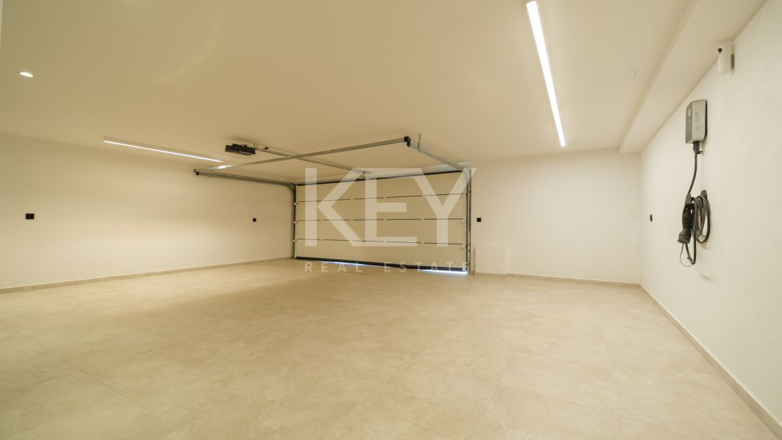 Modern villa for sale in Marbella East