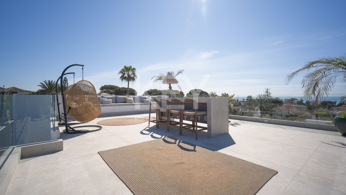 Modern villa for sale in Marbella East
