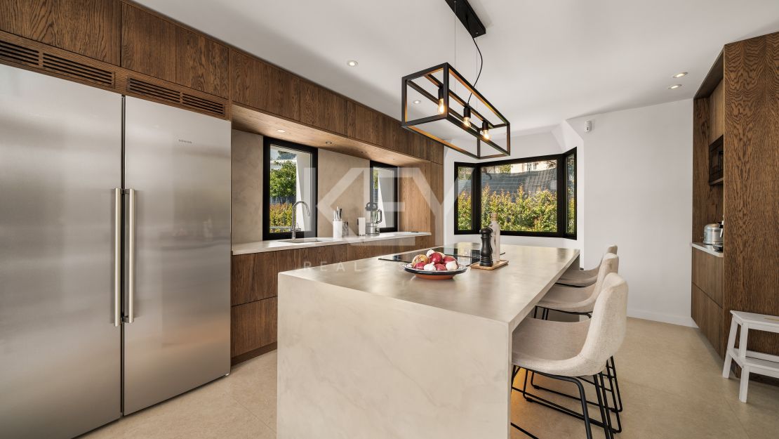 Вилла Только После Ремонта в Новой Андалусии, Марбелья