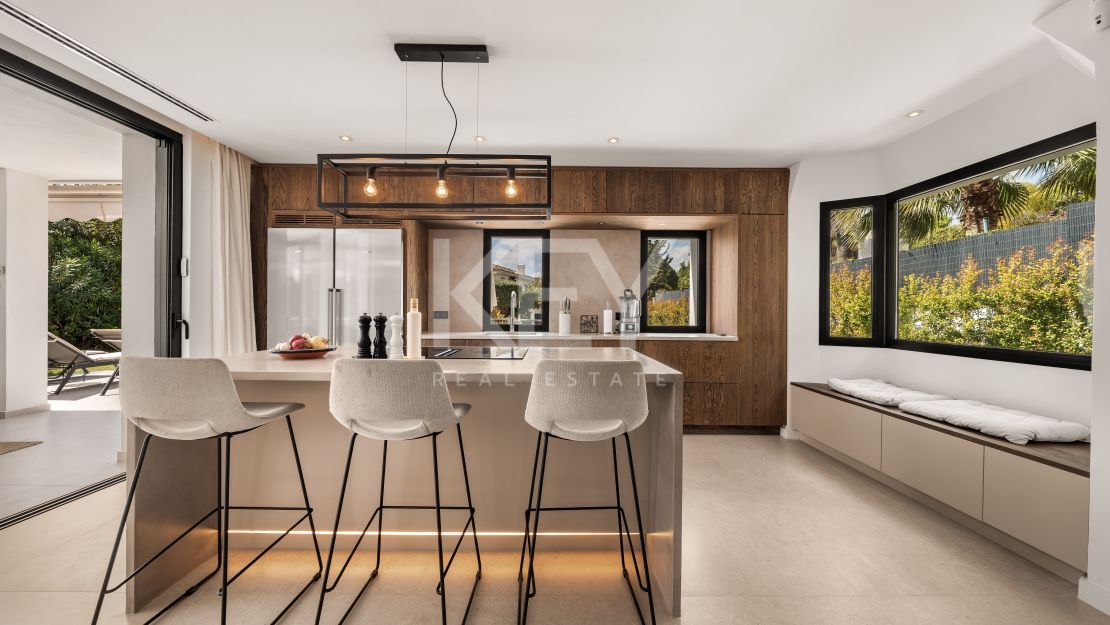 Вилла Только После Ремонта в Новой Андалусии, Марбелья