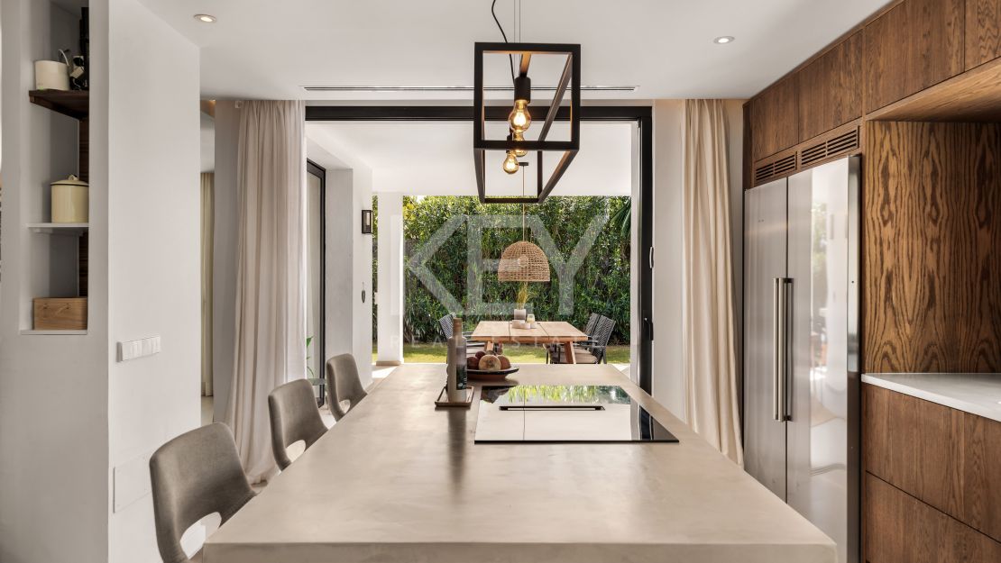 Вилла Только После Ремонта в Новой Андалусии, Марбелья