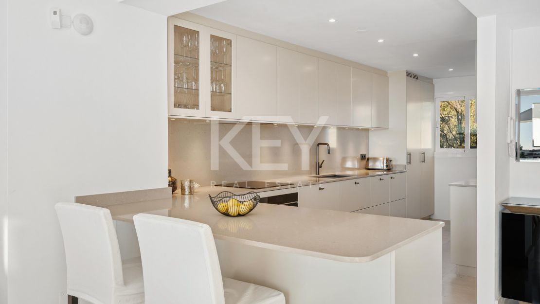 Elegant Duplex Penthouse for sale in Aloha, Marbella