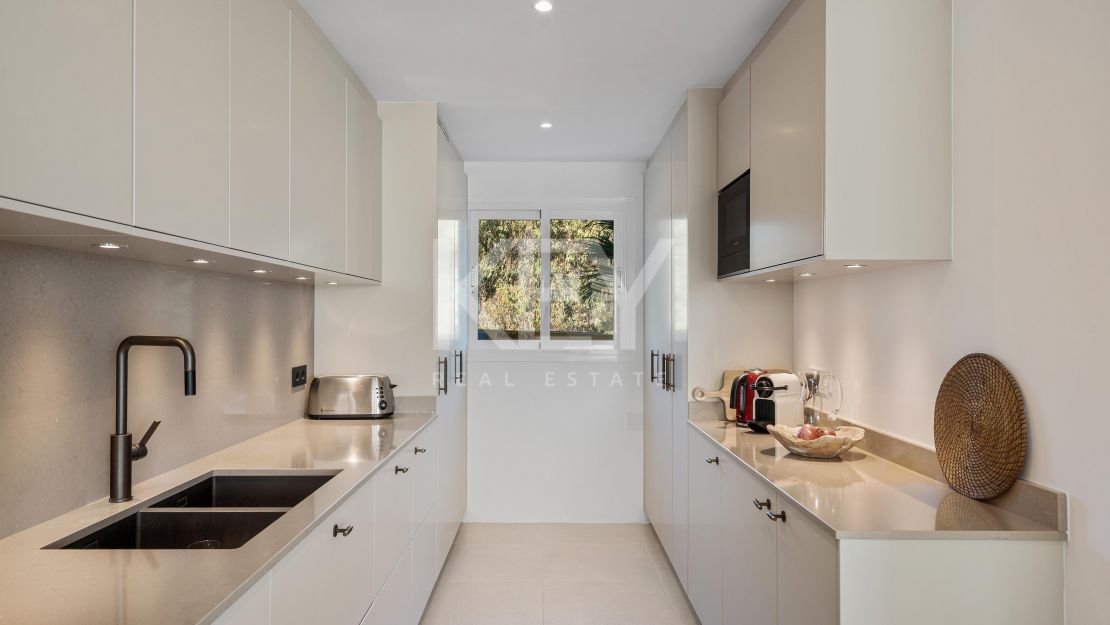 Elegant Duplex Penthouse for sale in Aloha, Marbella