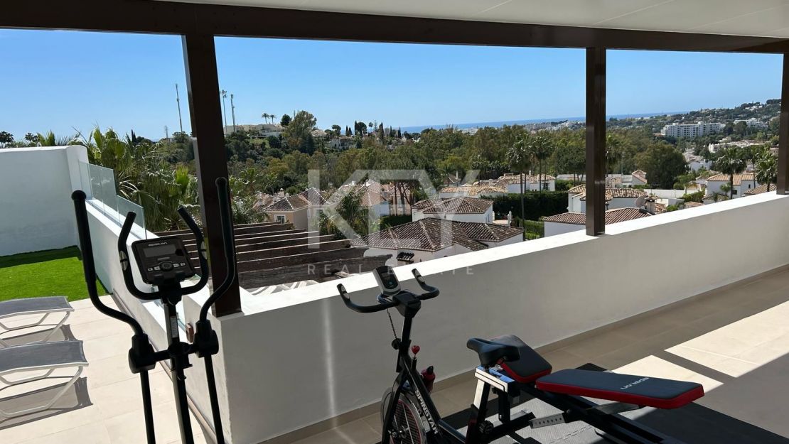 Elegant Duplex Penthouse for sale in Aloha, Marbella