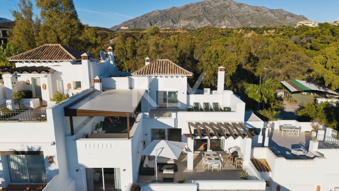 Elegant Duplex Penthouse for sale in Aloha, Marbella