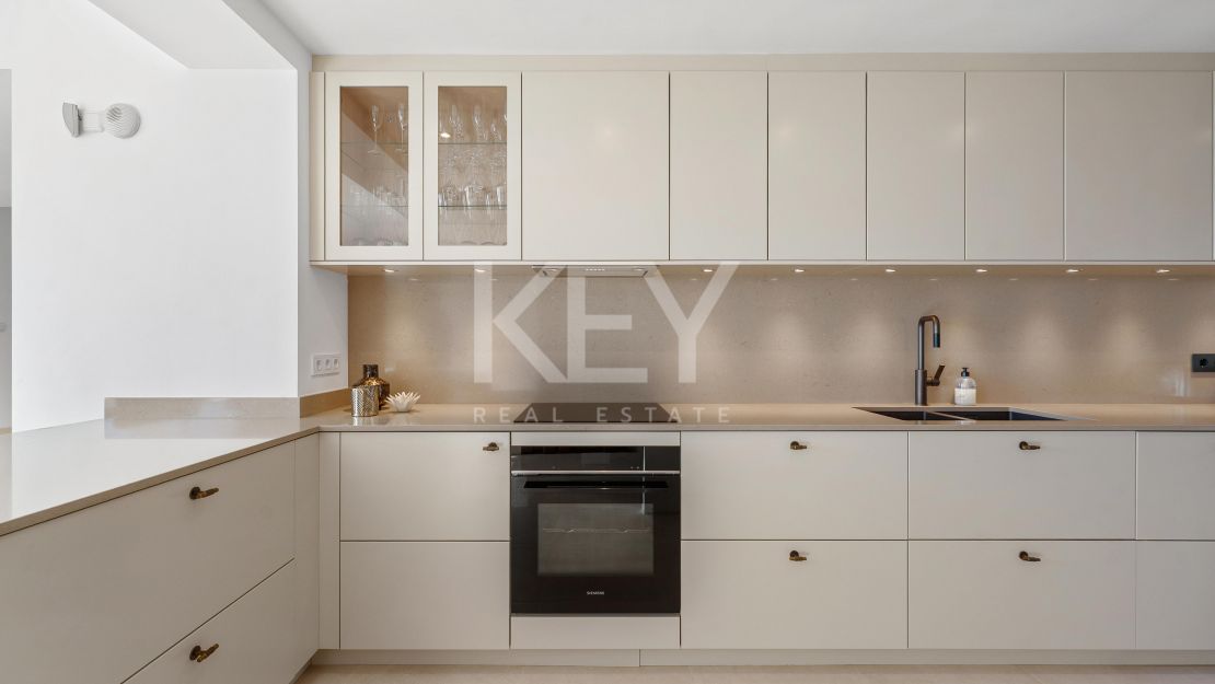 Elegant Duplex Penthouse for sale in Aloha, Marbella