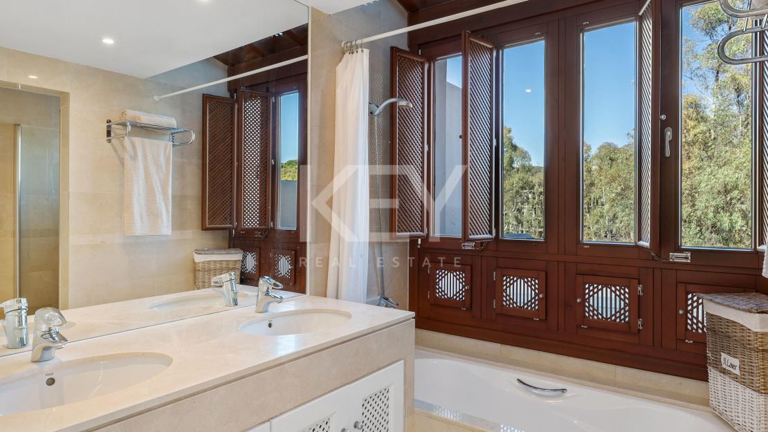 Elegant Duplex Penthouse for sale in Aloha, Marbella