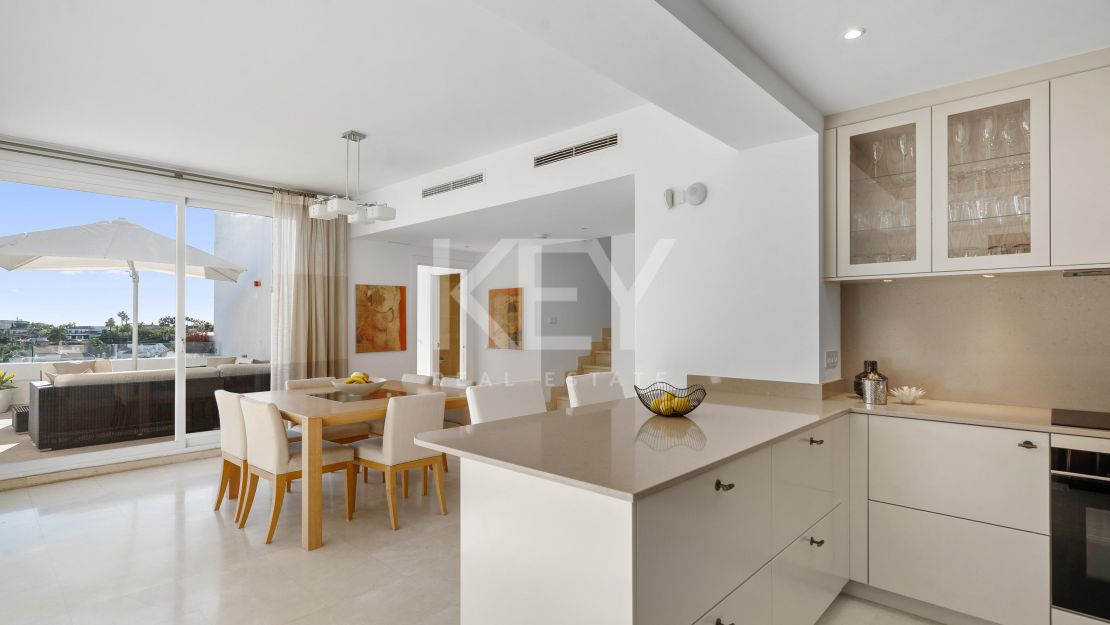 Elegant Duplex Penthouse for sale in Aloha, Marbella