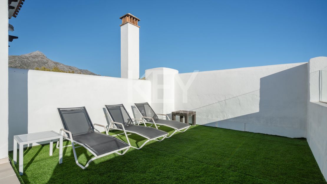 Elegant Duplex Penthouse for sale in Aloha, Marbella