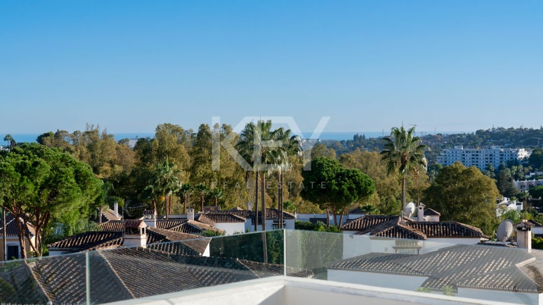 Elegant Duplex Penthouse for sale in Aloha, Marbella