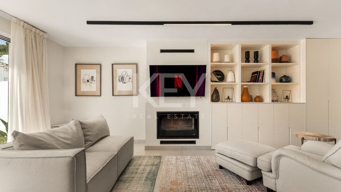 Impresionante adosado de 4 dormitorios a un paso de la playa y de todos los servicios en Campanario, Estepona