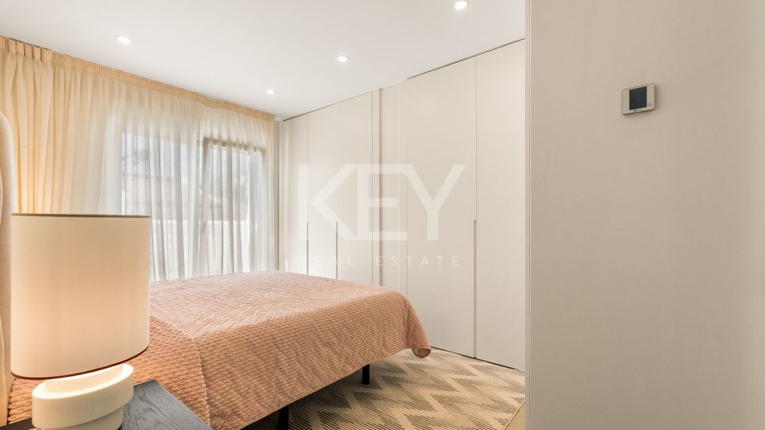 Impresionante adosado de 4 dormitorios a un paso de la playa y de todos los servicios en Campanario, Estepona