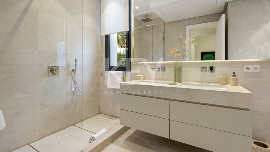 Amazing Fully Reformed Duplex in Sierra Blanca, Marbella