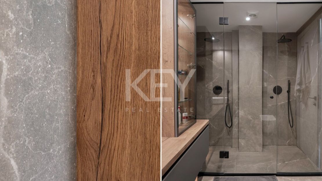 Ático con piscina privada en la azotea y vistas a La Concha en el corazón de Marbella