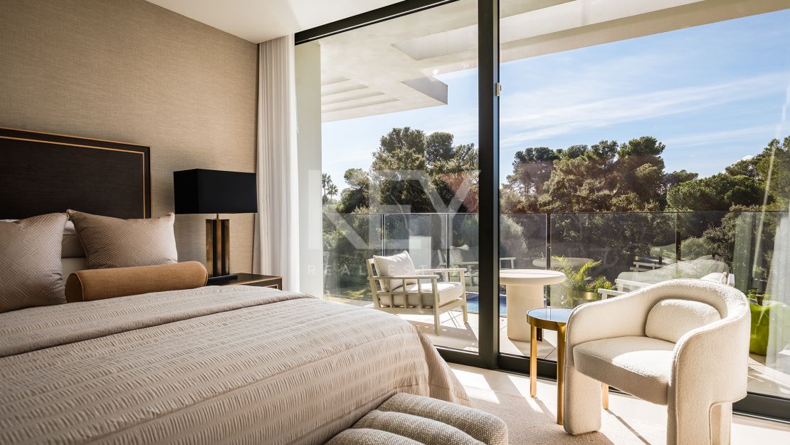 Villa Moderna y Espaciosa en la Prestigiosa Urbanización Kings and Queens, Sotogrande Costa