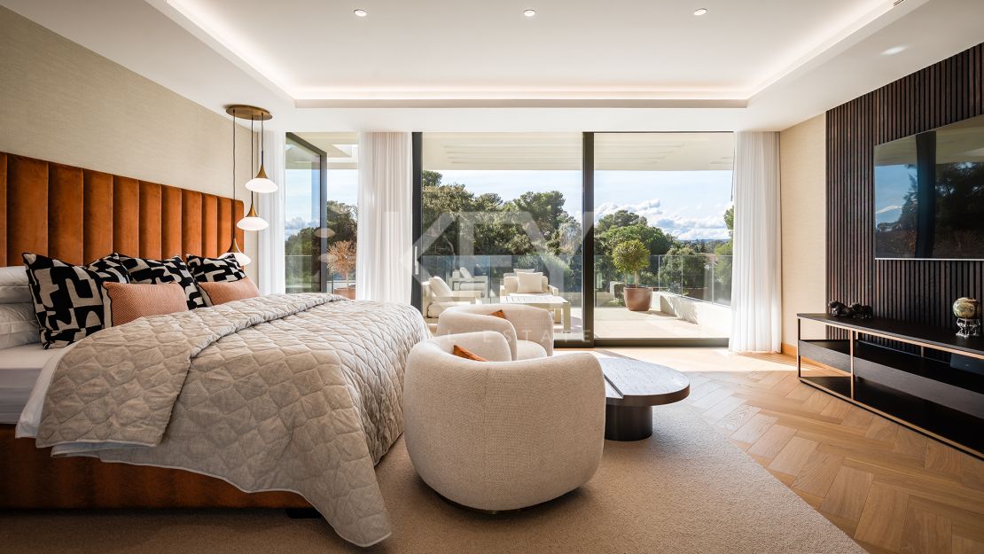 Villa Moderna y Espaciosa en la Prestigiosa Urbanización Kings and Queens, Sotogrande Costa