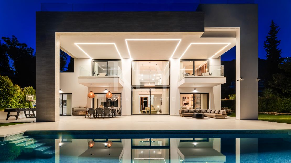 Modern Villa for Sale in Cascada de Camoján, Marbella Golden Mile