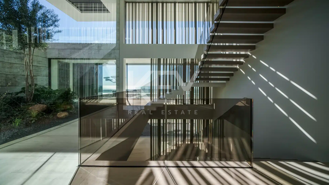 Peaceful Villa with Marvellous Sea Views Surrounded by Nature in Sotogrande