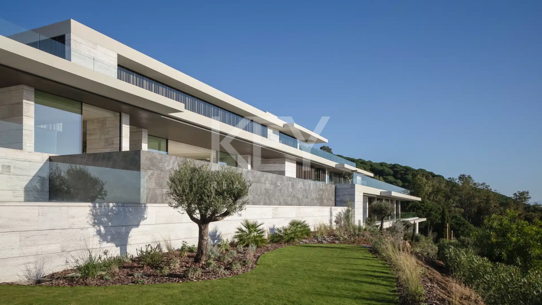 Peaceful Villa with Marvellous Sea Views Surrounded by Nature in Sotogrande