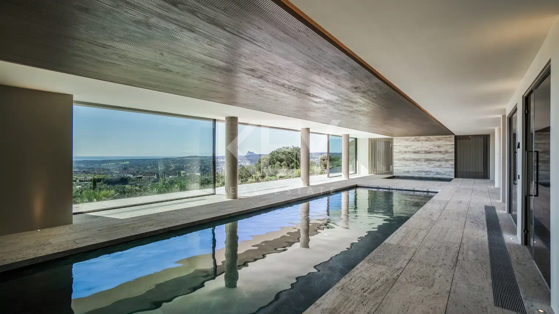 Peaceful Villa with Marvellous Sea Views Surrounded by Nature in Sotogrande