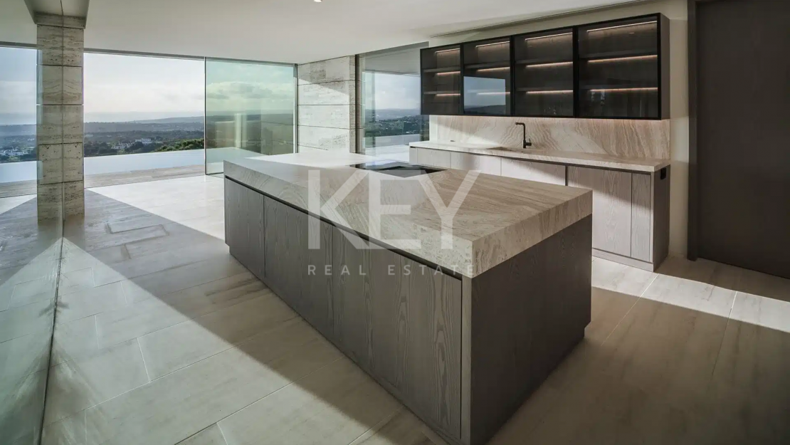 Peaceful Villa with Marvellous Sea Views Surrounded by Nature in Sotogrande