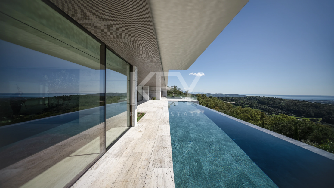 Peaceful Villa with Marvellous Sea Views Surrounded by Nature in Sotogrande