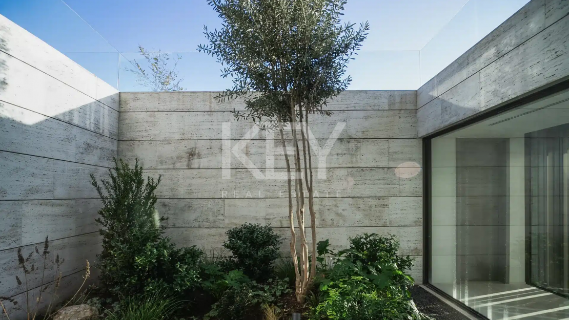 Peaceful Villa with Marvellous Sea Views Surrounded by Nature in Sotogrande