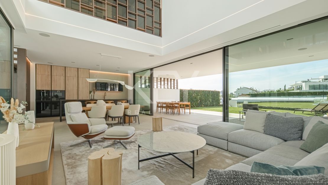 Modern semi-detached villa for sale on Marbella's Golden Mile