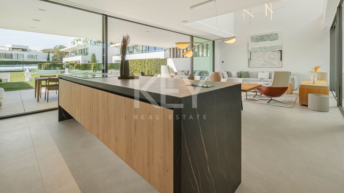 Modern semi-detached villa for sale on Marbella's Golden Mile