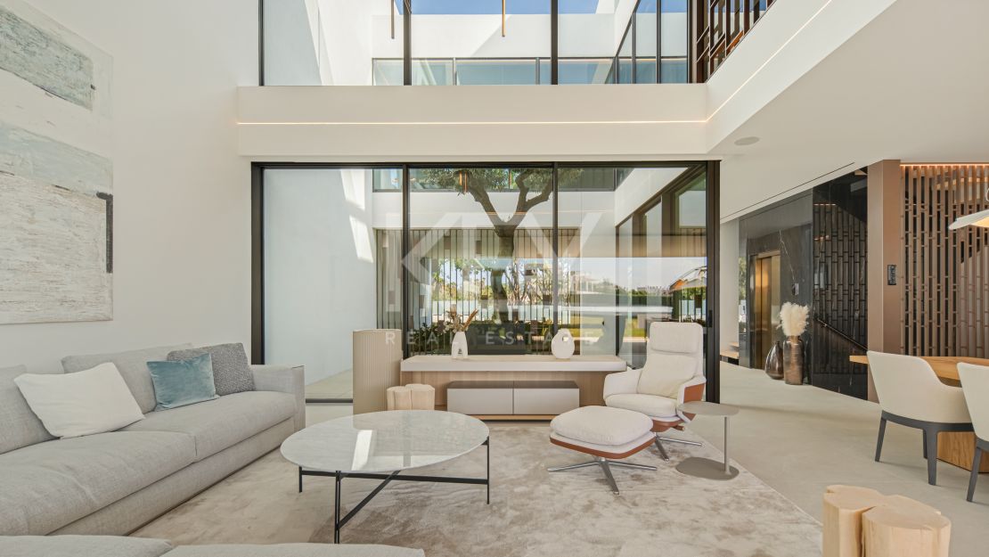 Modern semi-detached villa for sale on Marbella's Golden Mile