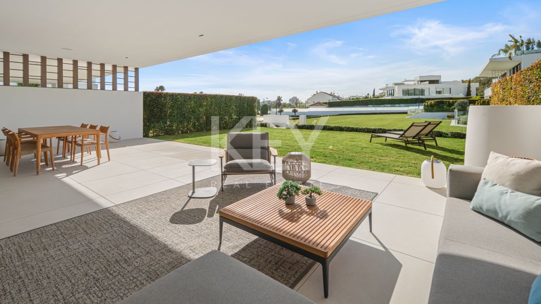 Modern semi-detached villa for sale on Marbella's Golden Mile