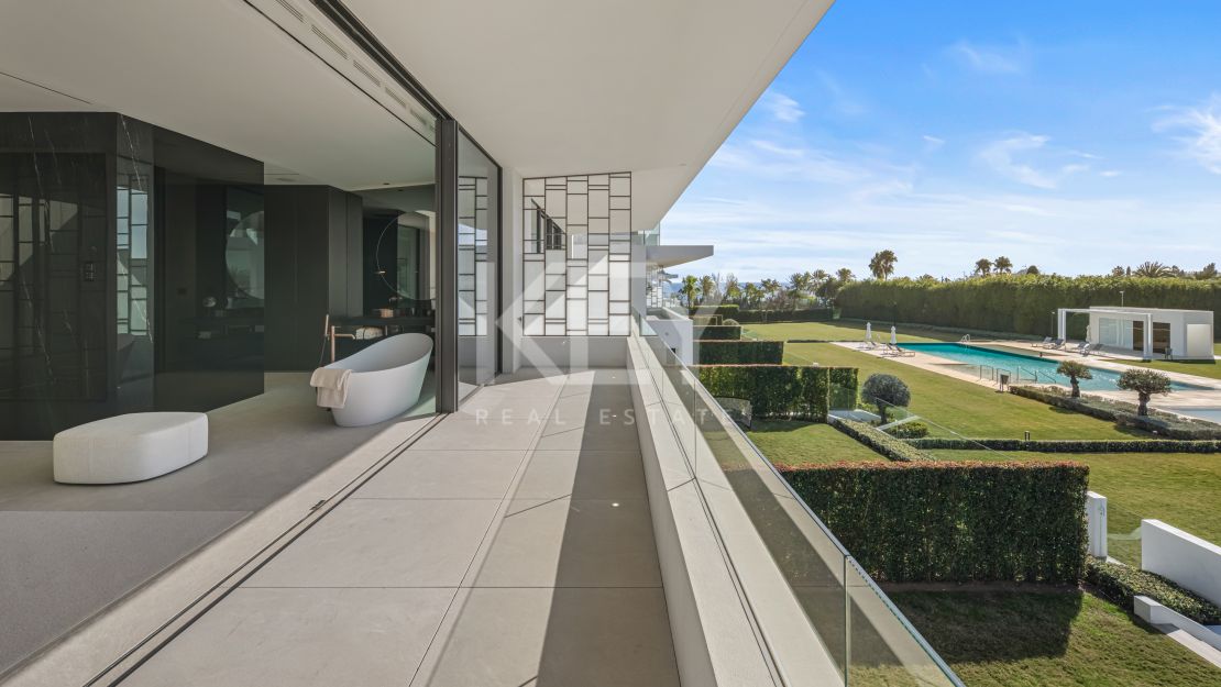 Modern semi-detached villa for sale on Marbella's Golden Mile