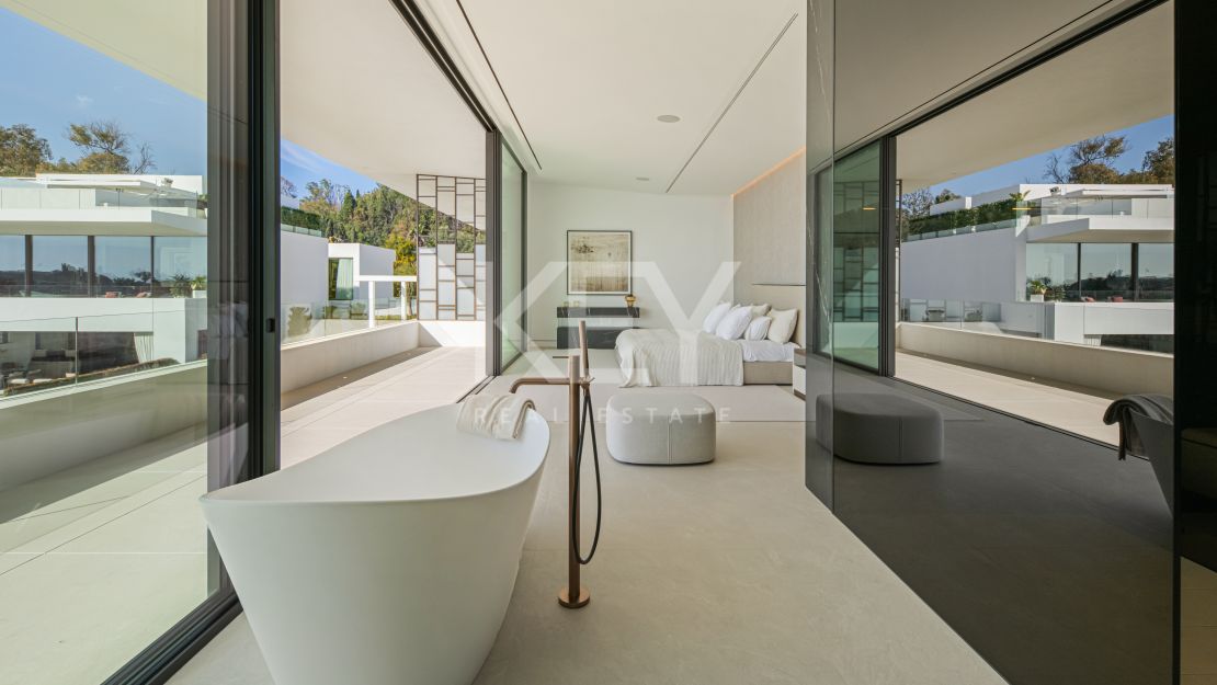 Modern semi-detached villa for sale on Marbella's Golden Mile