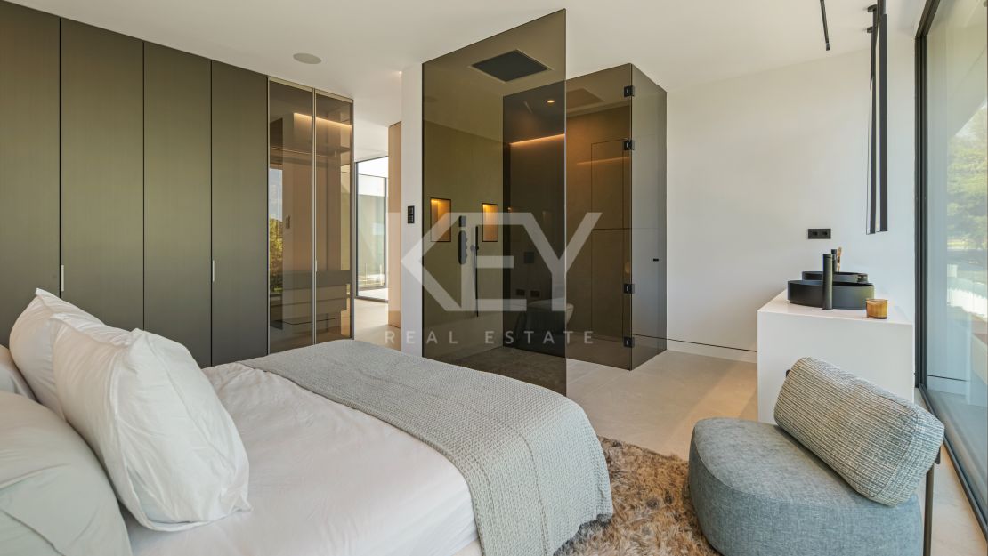 Modern semi-detached villa for sale on Marbella's Golden Mile