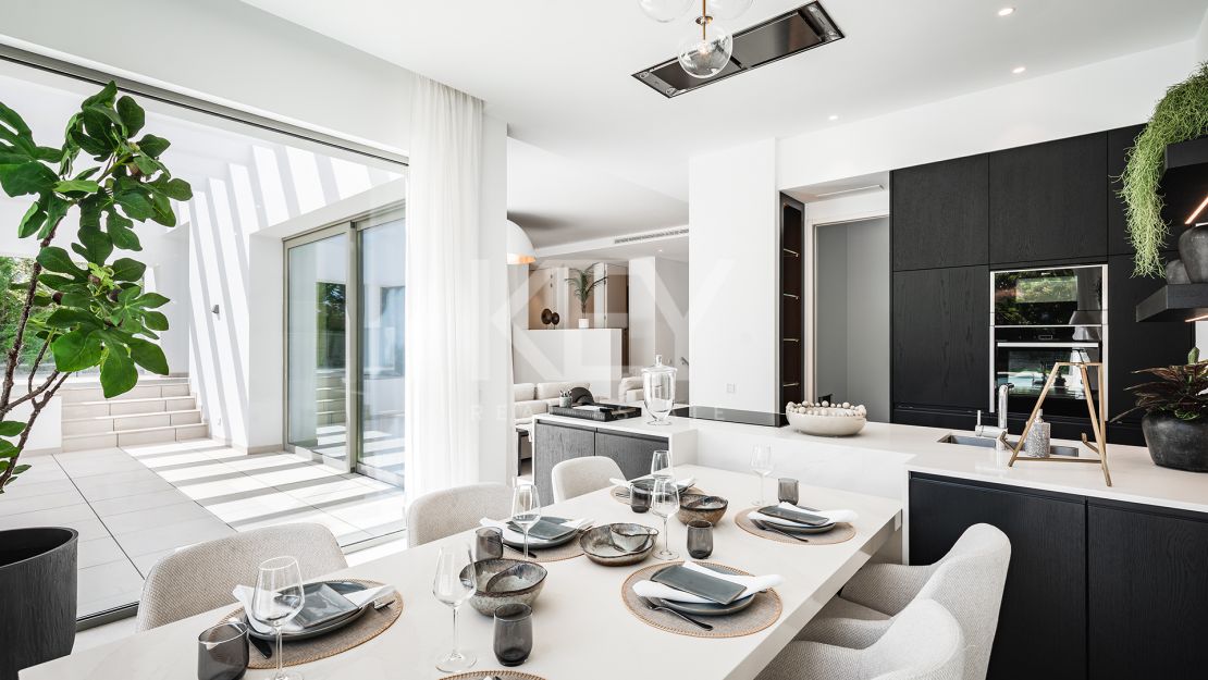 Элегантная Современная Вилла в Эль-Параисо, Новая Золотая Миля Марбельи