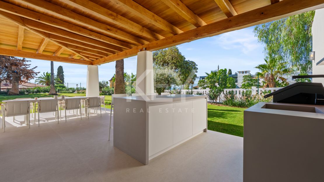 Elegant Five-Bedroom Villa with Private Pool in El Rosario, Marbella East