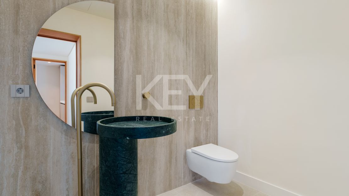 Elegant Five-Bedroom Villa with Private Pool in El Rosario, Marbella East