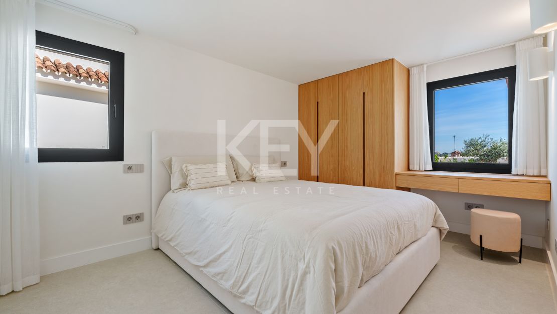 Elegant Five-Bedroom Villa with Private Pool in El Rosario, Marbella East