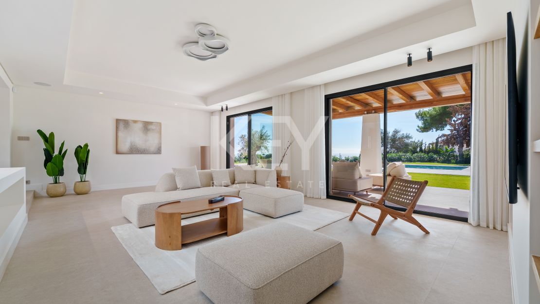 Elegant Five-Bedroom Villa with Private Pool in El Rosario, Marbella East