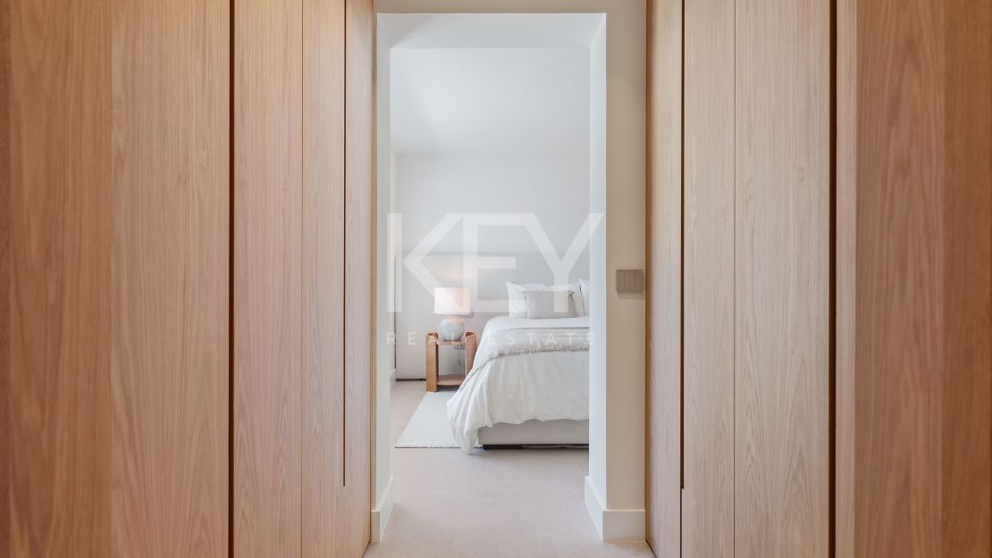 Elegant Five-Bedroom Villa with Private Pool in El Rosario, Marbella East