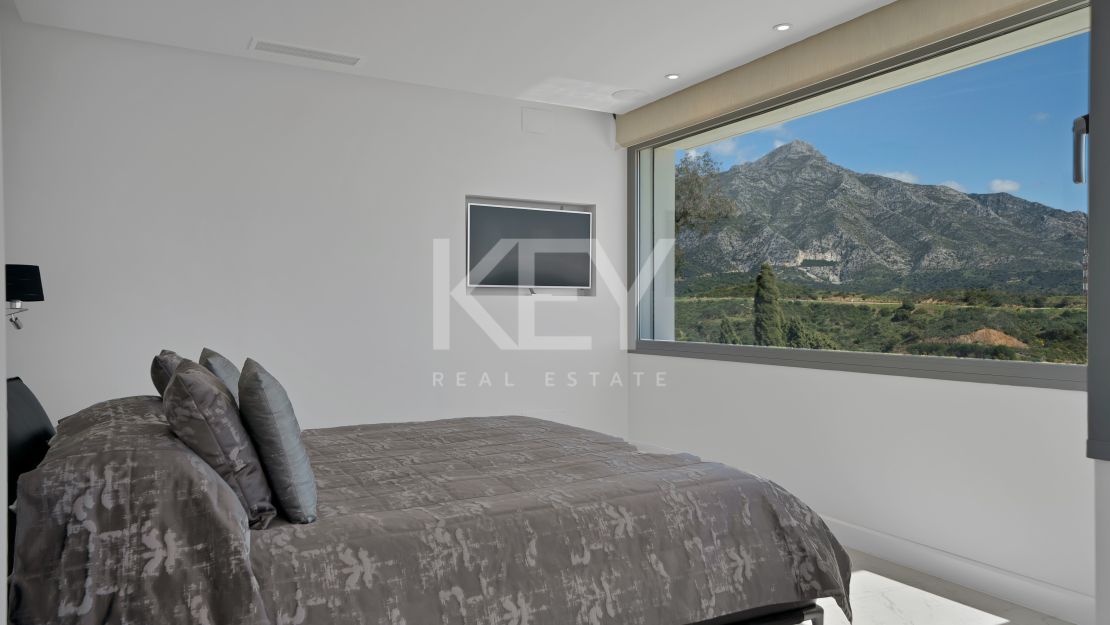 Stunning Contemporary Villa in Las Lomas de Nueva Andalucía, Marbella
