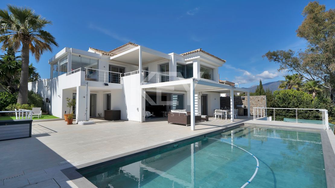 Stunning Contemporary Villa in Las Lomas de Nueva Andalucía, Marbella