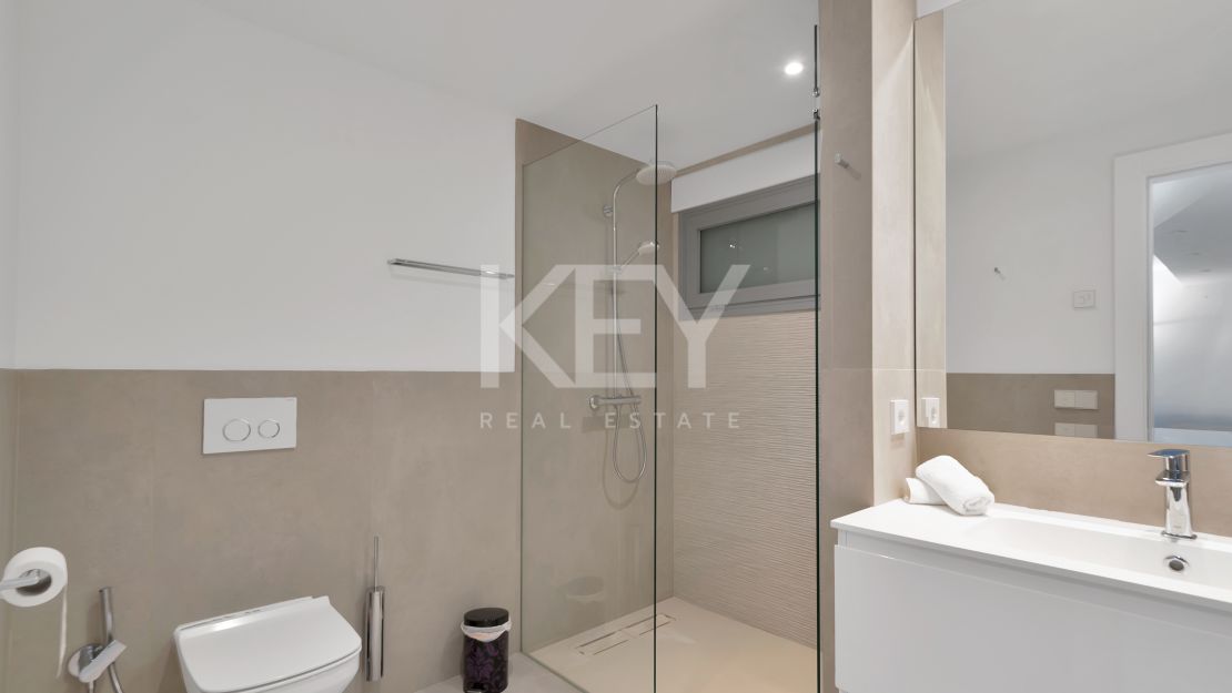 Stunning Contemporary Villa in Las Lomas de Nueva Andalucía, Marbella