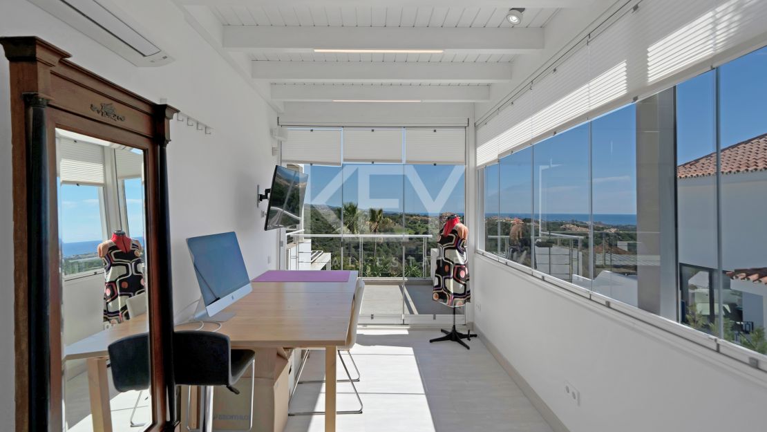 Stunning Contemporary Villa in Las Lomas de Nueva Andalucía, Marbella