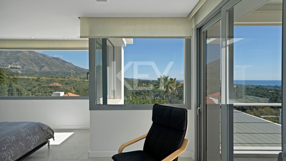 Stunning Contemporary Villa in Las Lomas de Nueva Andalucía, Marbella