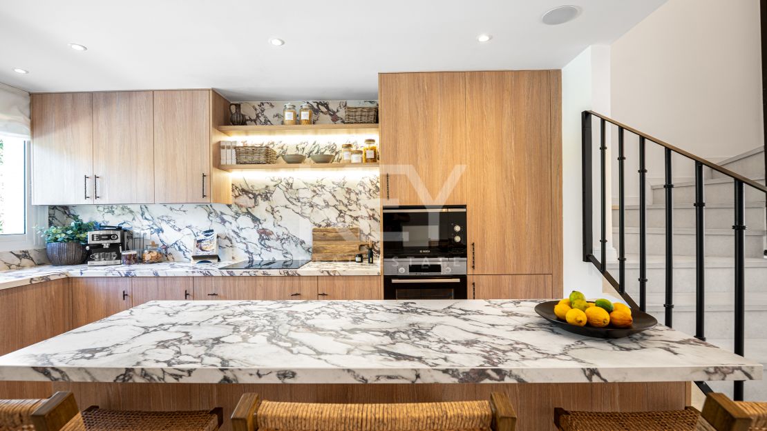 Amazing Refurbished Luxury Townhouse in Nueva Andalucia, Marbella